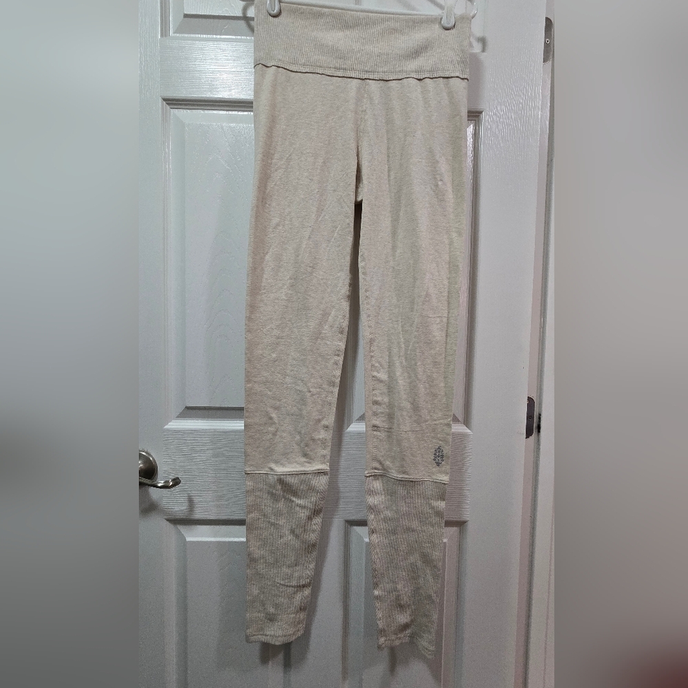 FREE PEOPLE FP MOVEMENT leggings heathered oatmeal color Large NWOT